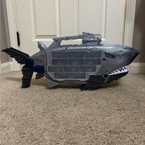 Shark-Shaped Toy Storage Case for Cars. Holds 22 Hot Wheels. Makes noise!